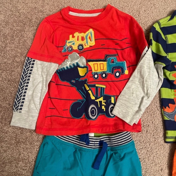 J. Khaki boys 4t 2 outfits pants shirts trucks
2 outfits size 4t - Picture 2 of 8